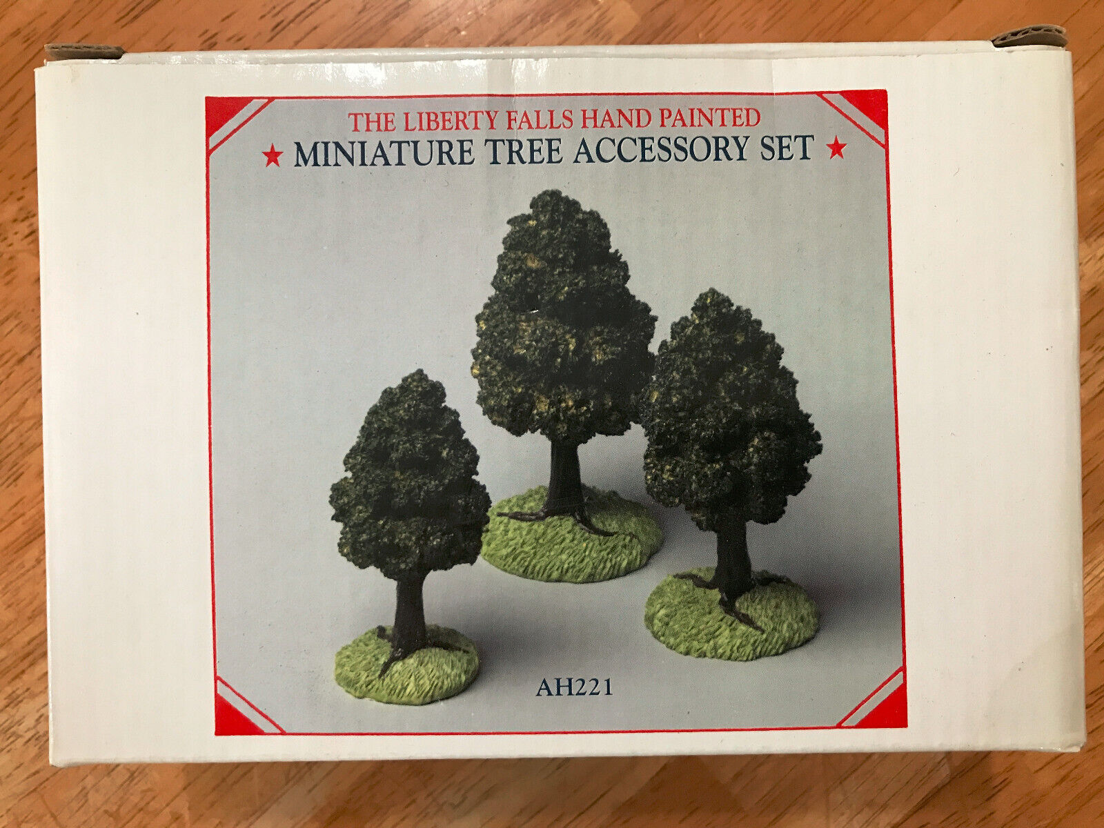 NIB Liberty Falls Hand Painted Miniature Tree Accessory Set AH221
