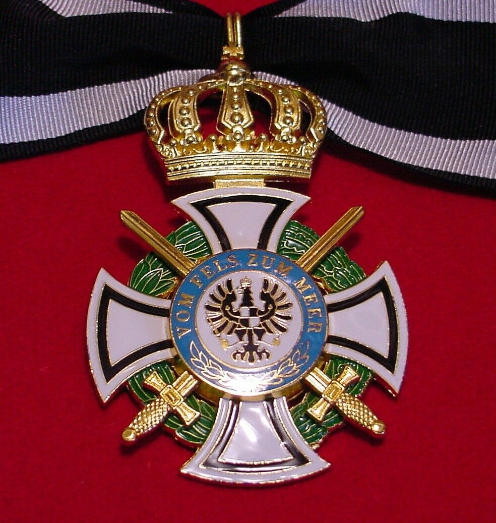 GERMAN / PRUSSIA MEDAL ROYAL HOUSE OF  HOHENZOLLERN COMMANDERS CROSS WITH SWORDS