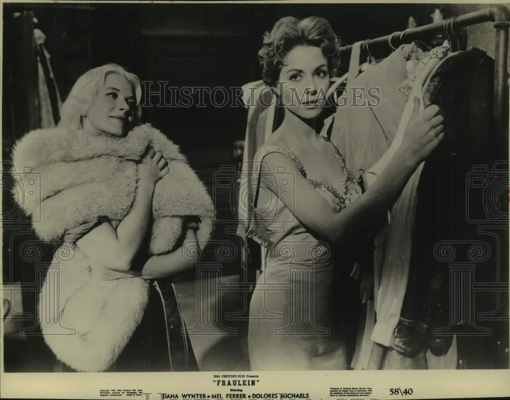 1958 Press Photo Actresses Dana Wynter and Delores Michaels in \