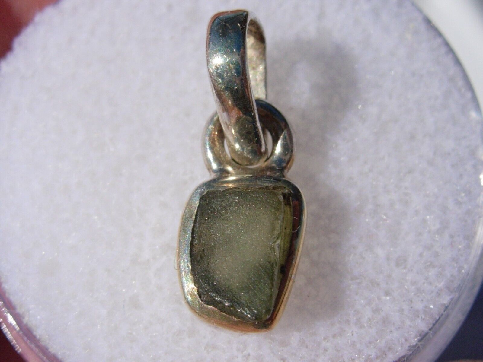 4.195 carats MOLDAVITE .925 silver Pendant about 15mm for necklace with a COA