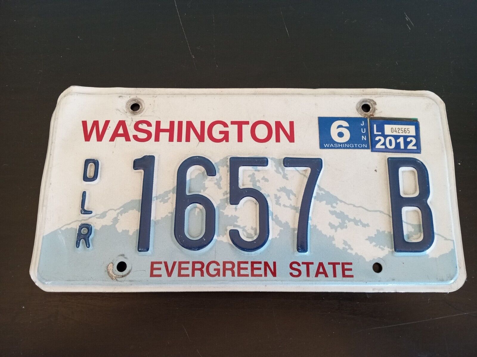  WASHINGTON STATE CAR DEALER LICENSE PLATE. 1657B- 6-2012 