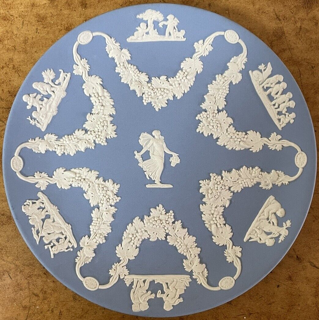 Wedgewood Jasperware Blue & White The Wedgewood Collectors Society 6.5” Plate