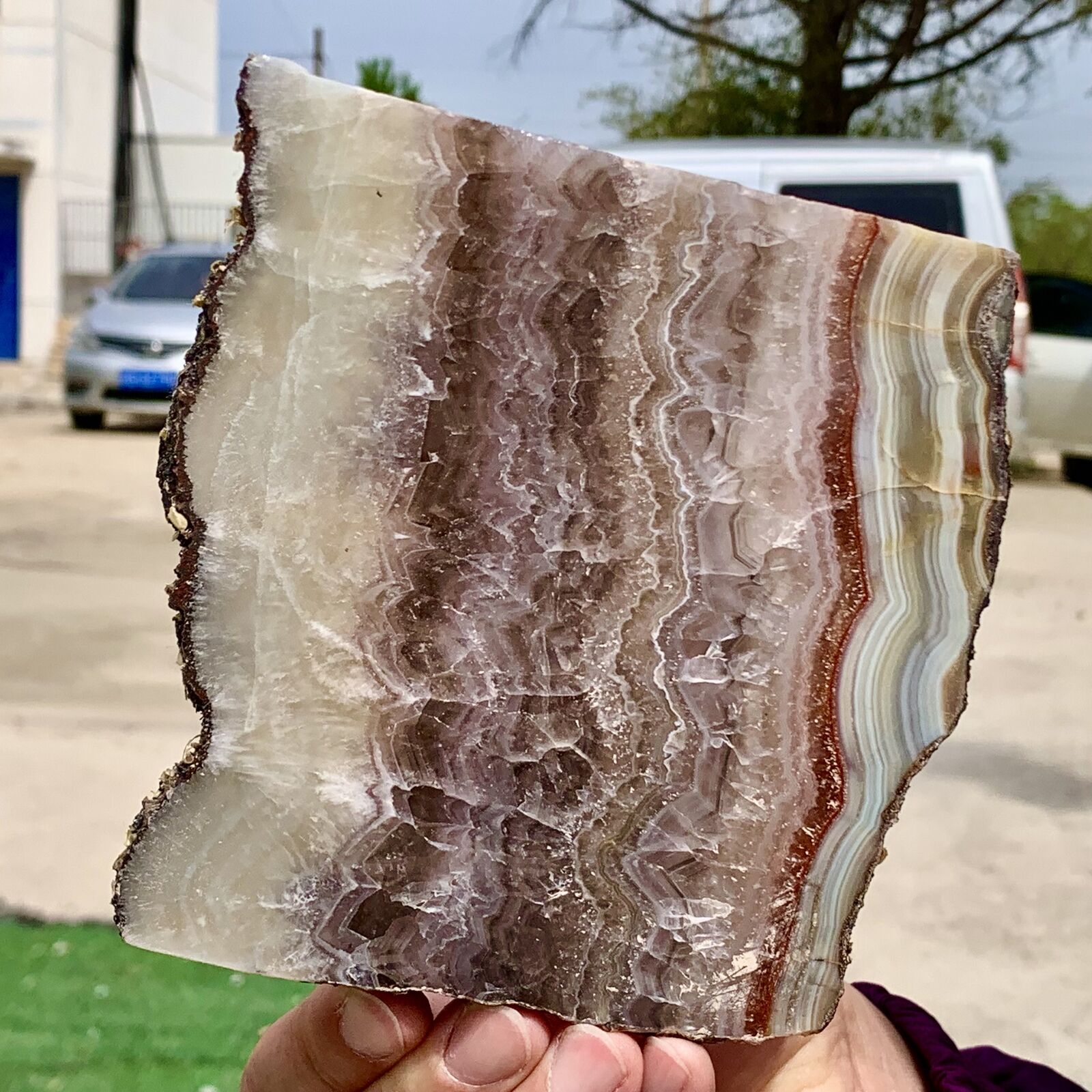 431G Natural and beautiful dreamy amethyst rough stone specimen