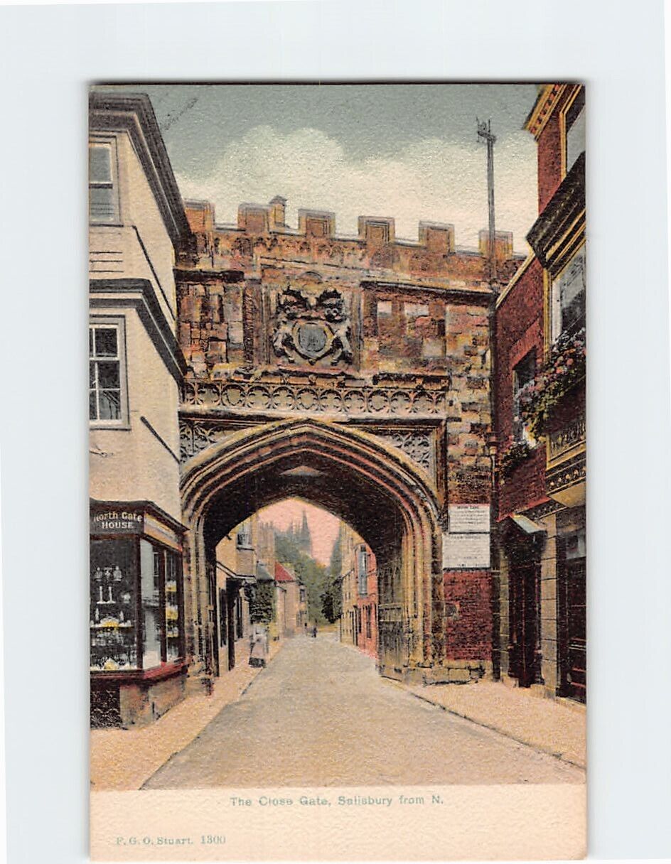 Postcard The Close Gate Salisbury England