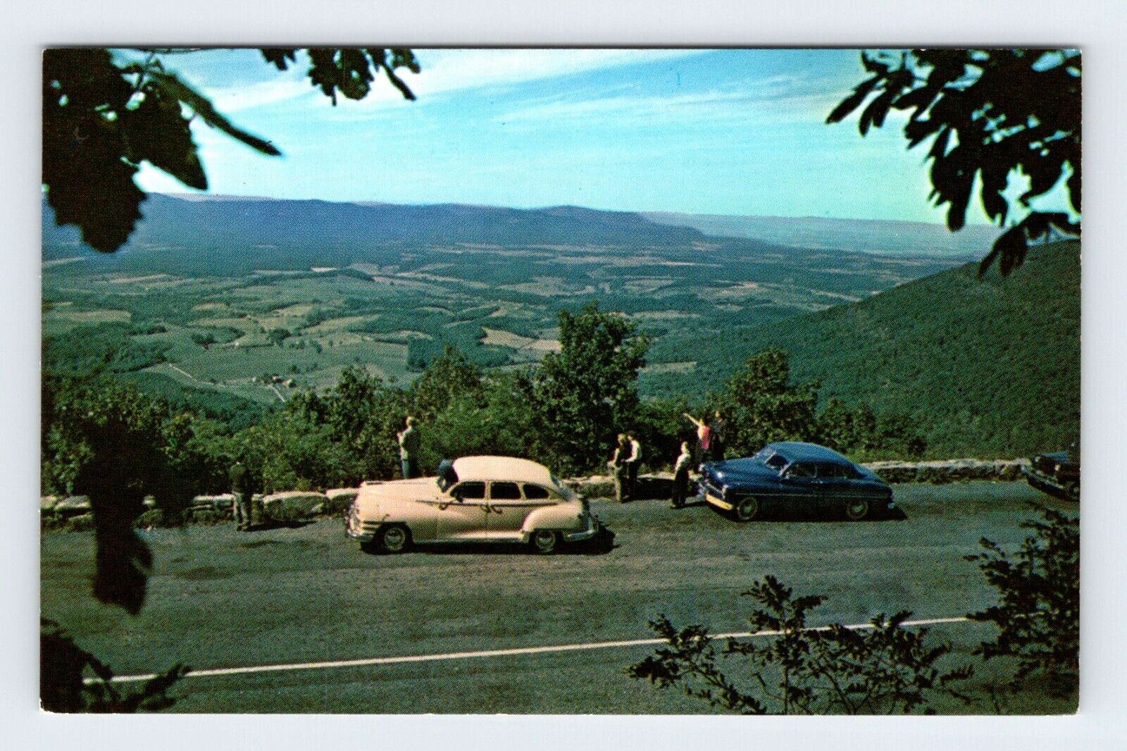 Classic 1950\'s Cars Skyline Drive Virginia Vintage Postcard AF373