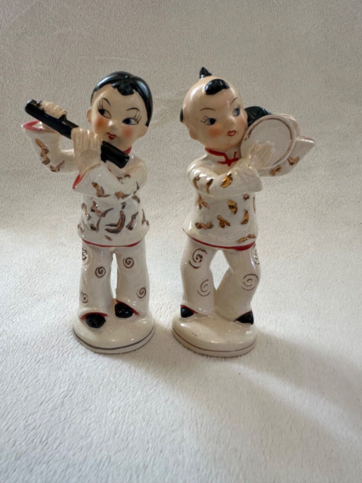 Vintage Asian Boy and Girl Musician Figuriens