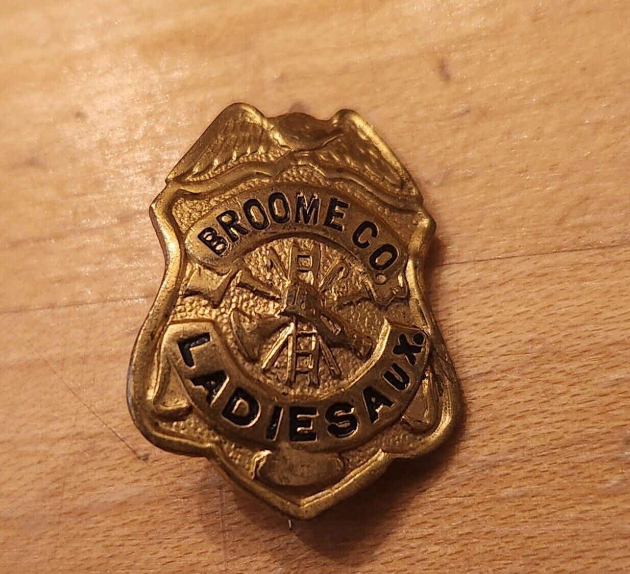 OLD SMALL BROOME COUNTY NY LADIES AUXILIARY FIRE BADGE FIREFIGHTER NEW YORK