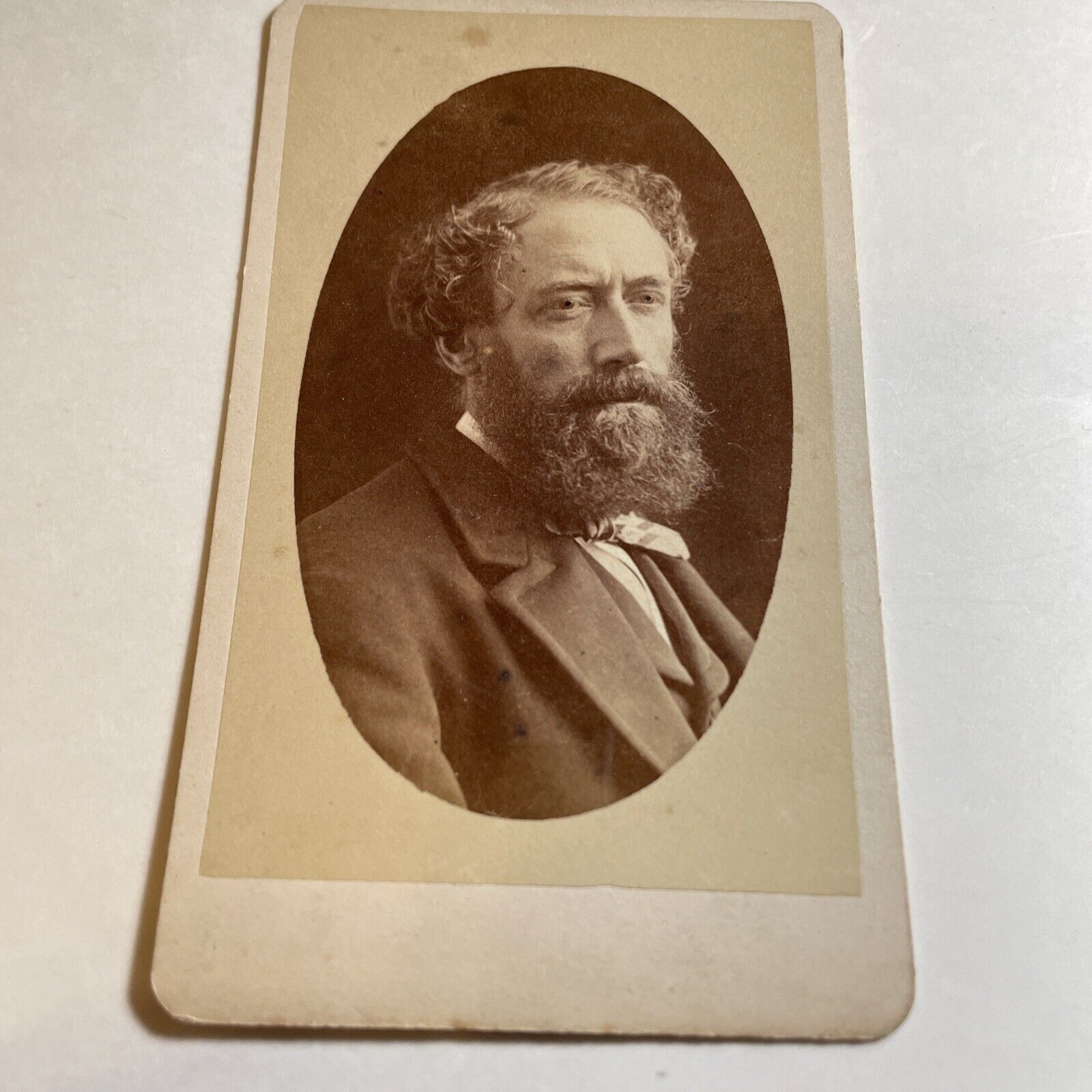 CDV 1870 S.F. CA, scare photographer S.F. CA GENTLEMAN CURLY HAIR BUSY BEARD