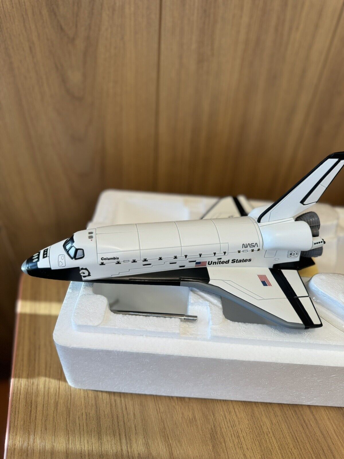 ORIGINAL Space Shuttle NASA Columbia ( STS-1) Desktop Model - Danbury Mint