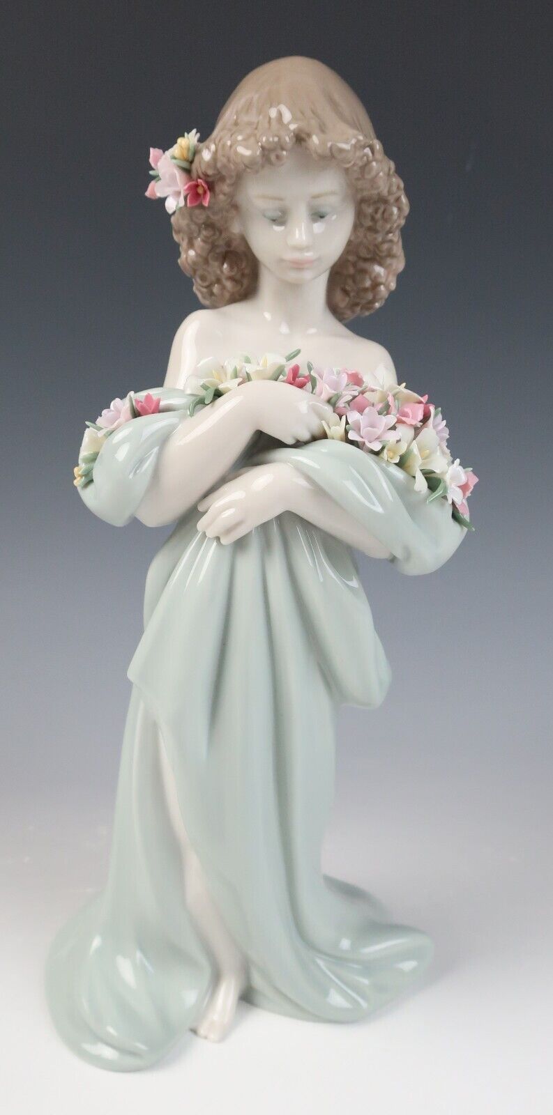 Lladro Petals of Love Girl with Flowers Figurine 6346 Vintage Retired Near Mint