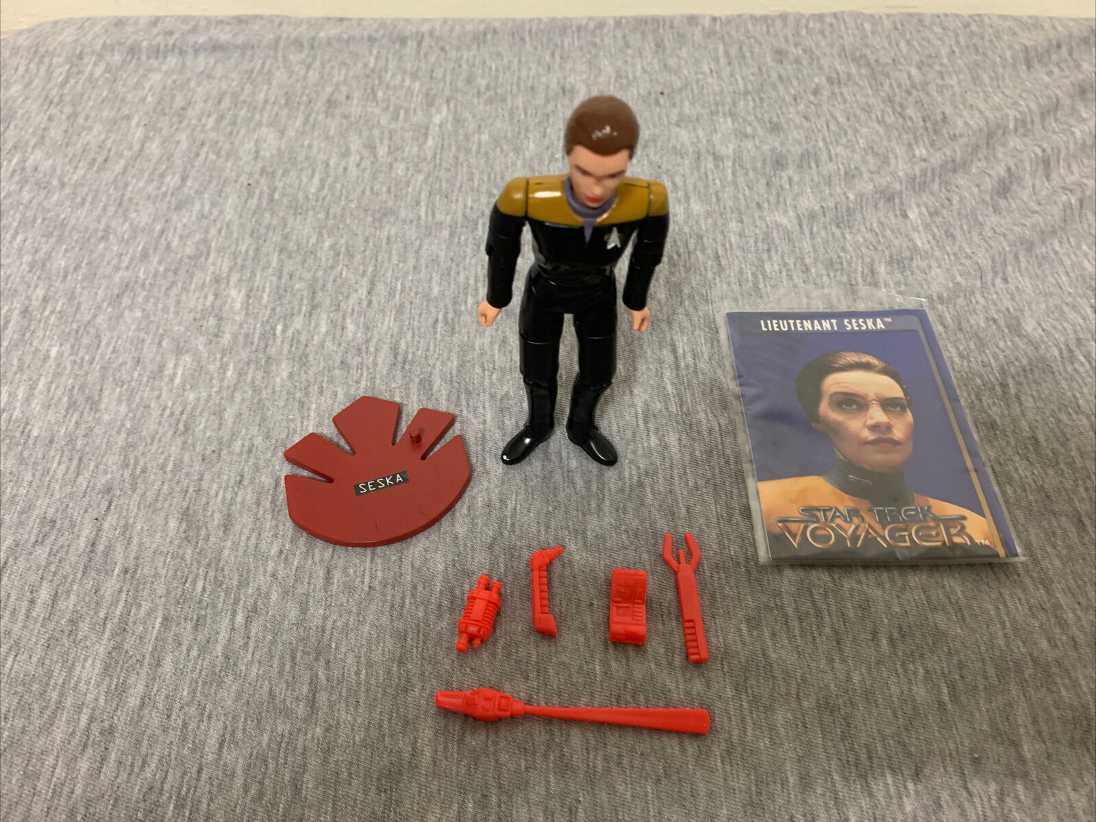 Vintage 1996 Playmates Stat Trek Voyager Lieutenant Seska Figure Complete 
