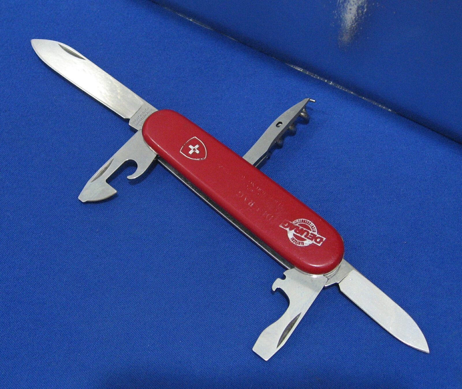 SWISS SWITZERLAND POCKET FOLDING KNIFE marked VICTORINOX OFFICIER