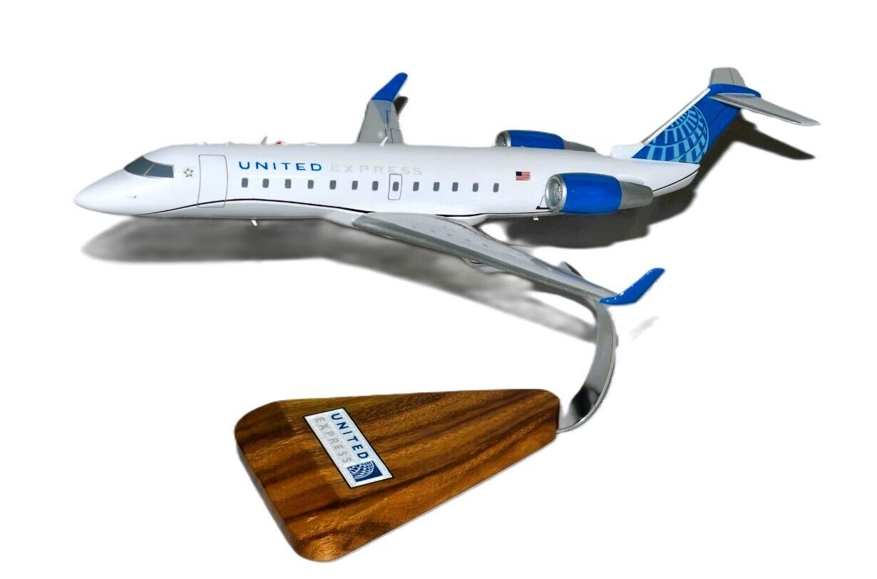United Express Bombardier CRJ-200 New Color Desk Display Model 1/72 SC Airplane