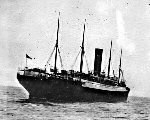 New 8x10 Photo: Rescue Ship SS CARPATHIA with TITANIC Lifeboats, 1912