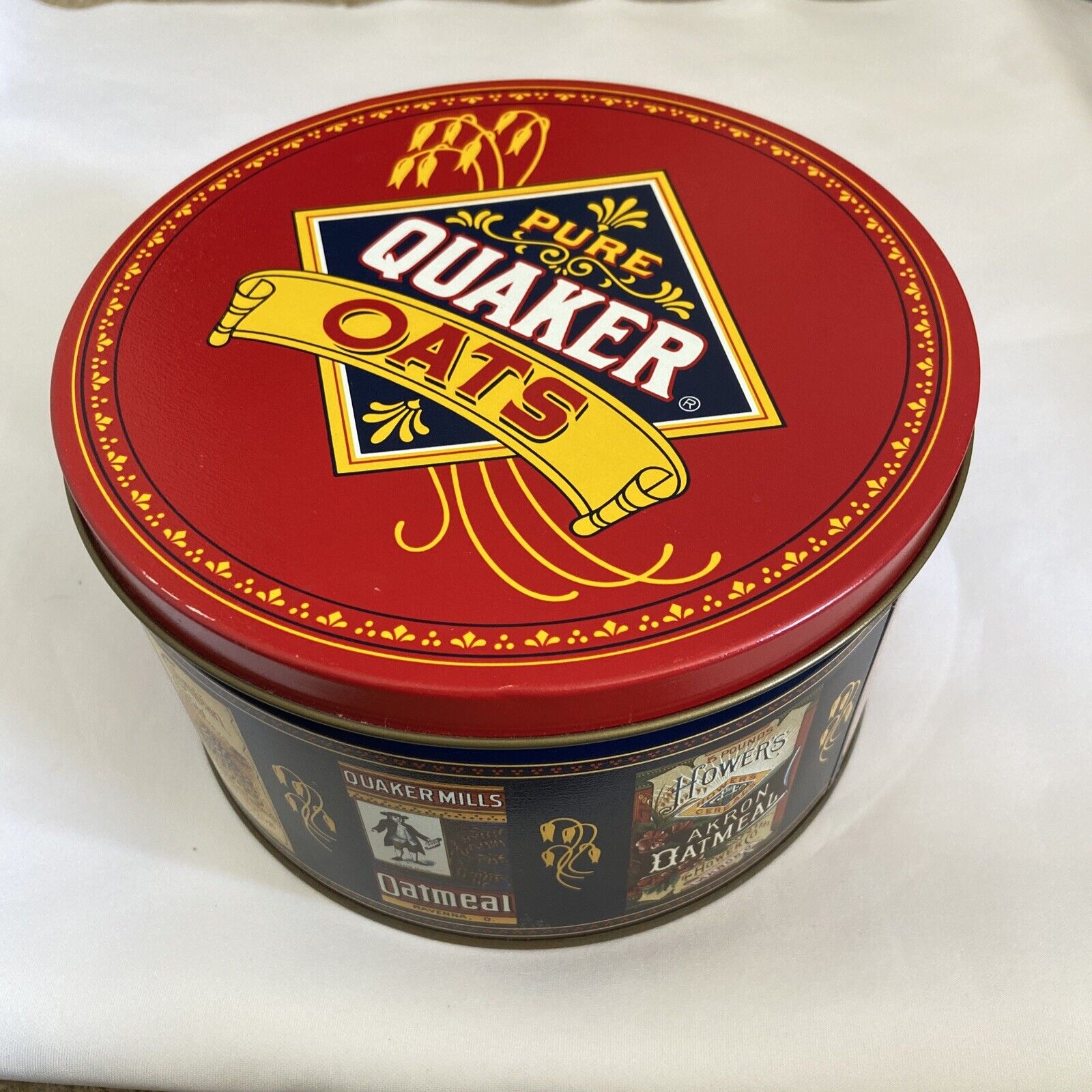 Vintage 1983 Pure Quaker Oats Limited Edition Round Tin Can with Cookie Recipe