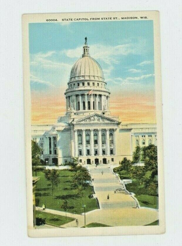 Vintage Postcard WISCONSIN    STATE CAPITOL,   MADISON  UNPOSTED 