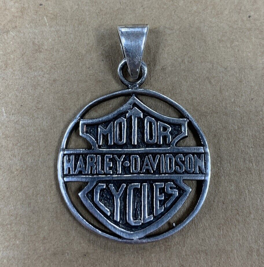 Harley Davidson Motor Cylces Silver Pendant 8.1 GRMS
