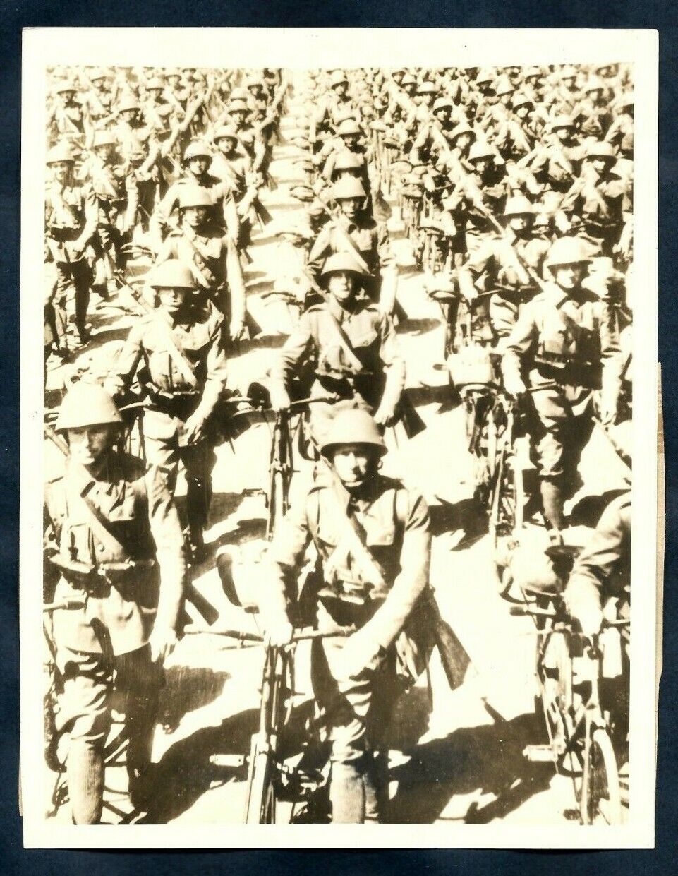 CZECH CYCLE COPRS OUTSTANDING FIGHTING INFANTRY UNIT ON DISPLAY 1938 Photo Y 138
