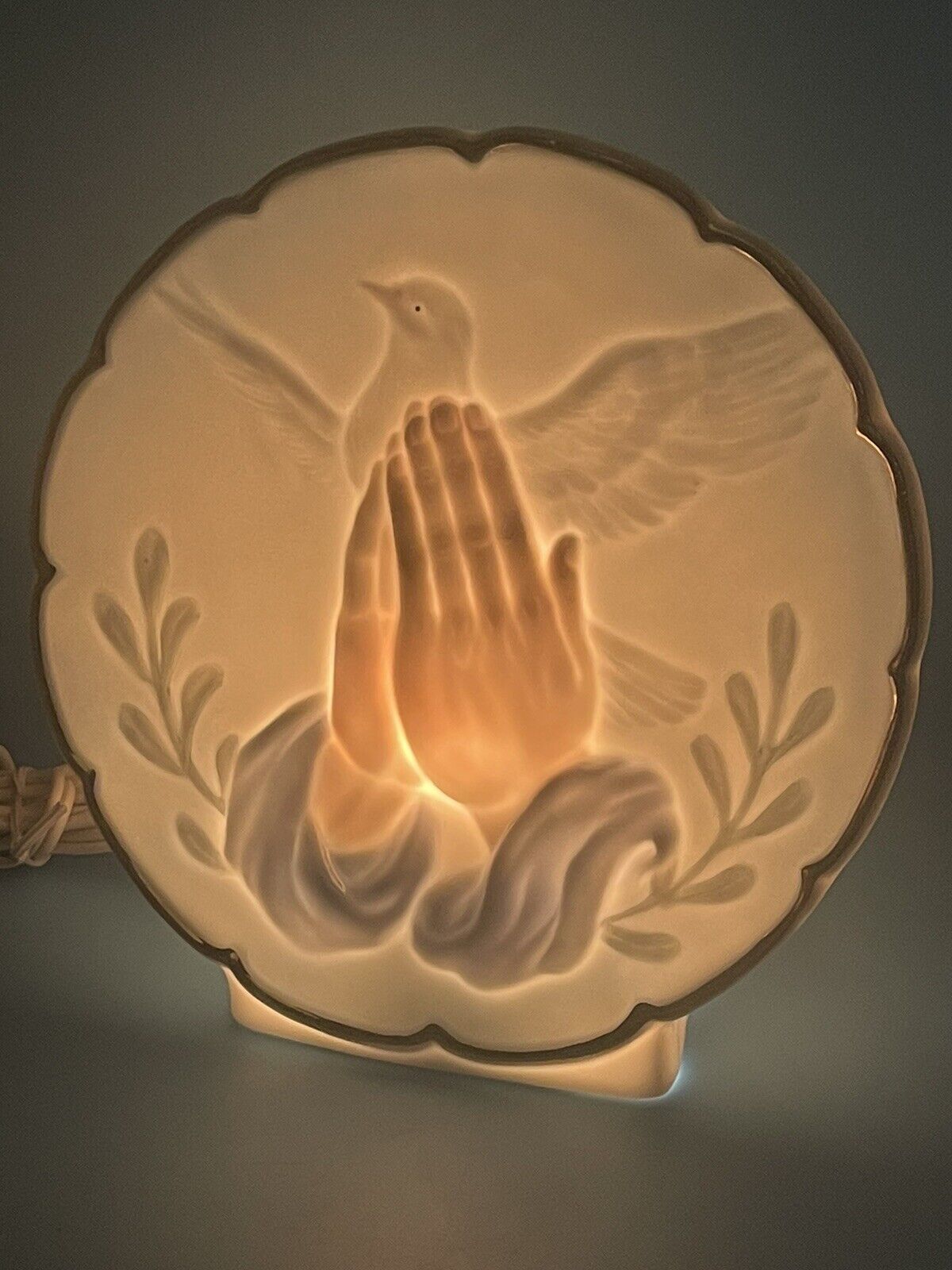 LIGHTED PRAYING HANDS PLATE DECOR-NEW OPEN BOX