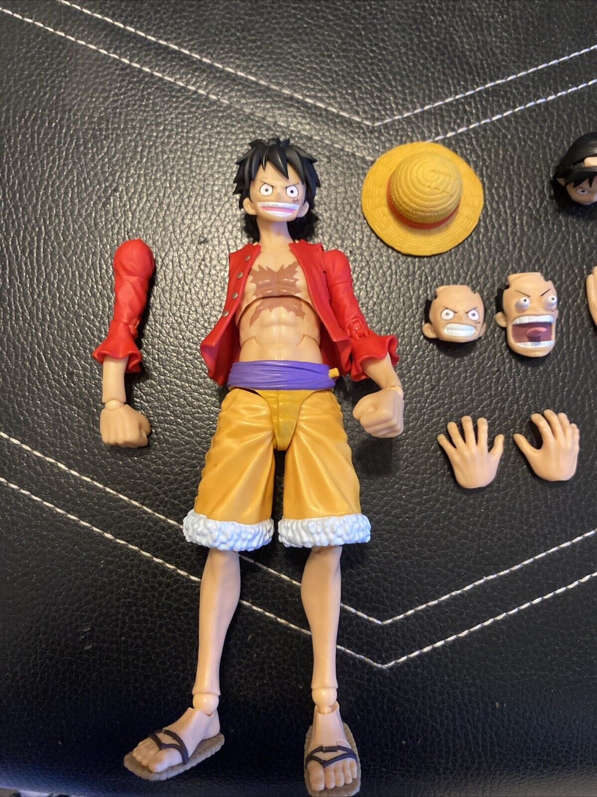 S.H. Figuarts One Piece Monkey D Luffy figure Bandai Broken Arm;-; With Box