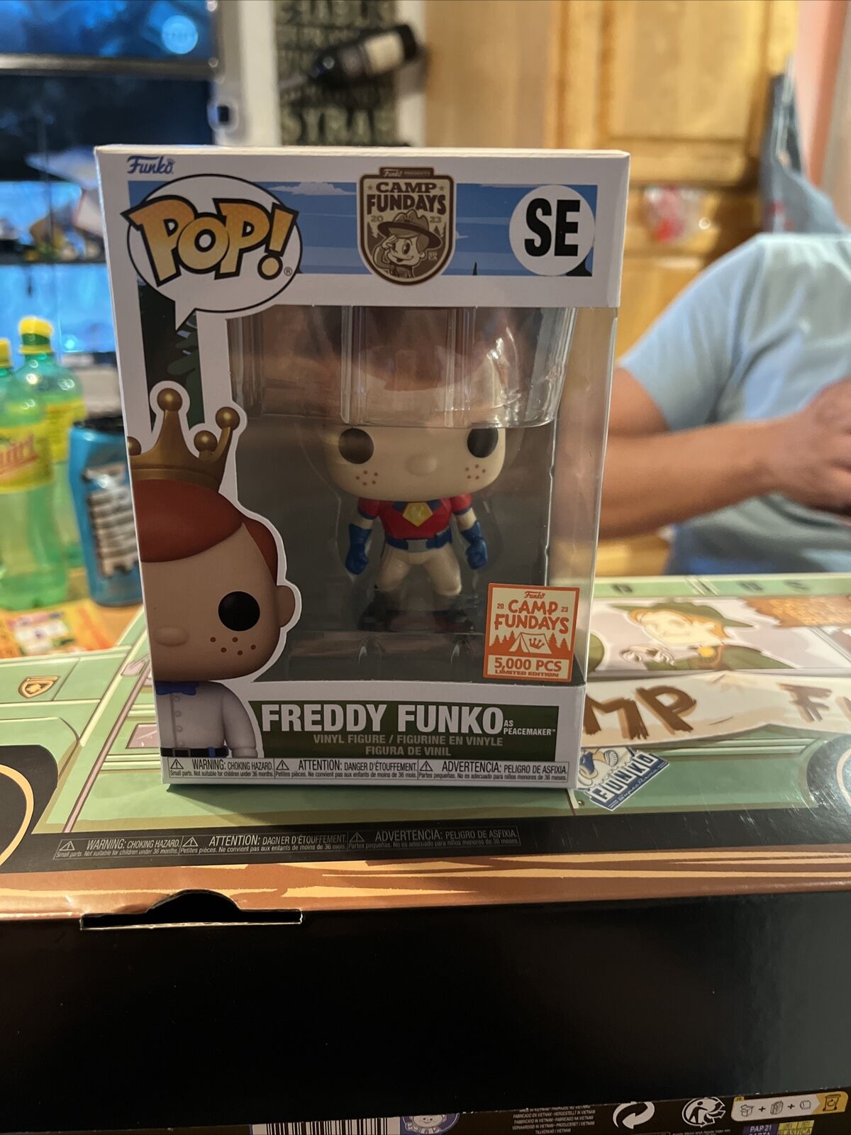 FUNKO POP CAMP FUNDAYS SE THE SUICIDE SQUAD FREDDY FUNKO AS PEACEMAKER 1/5000