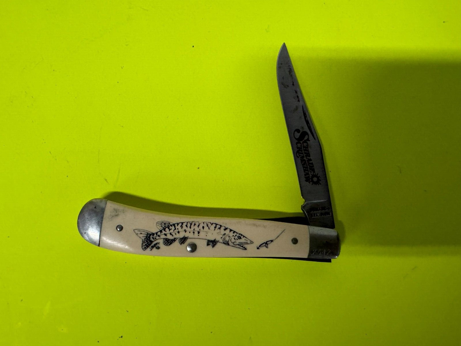 Schrade USA Scrimshaw SC503  Fish Folding Knife - Liner Lock