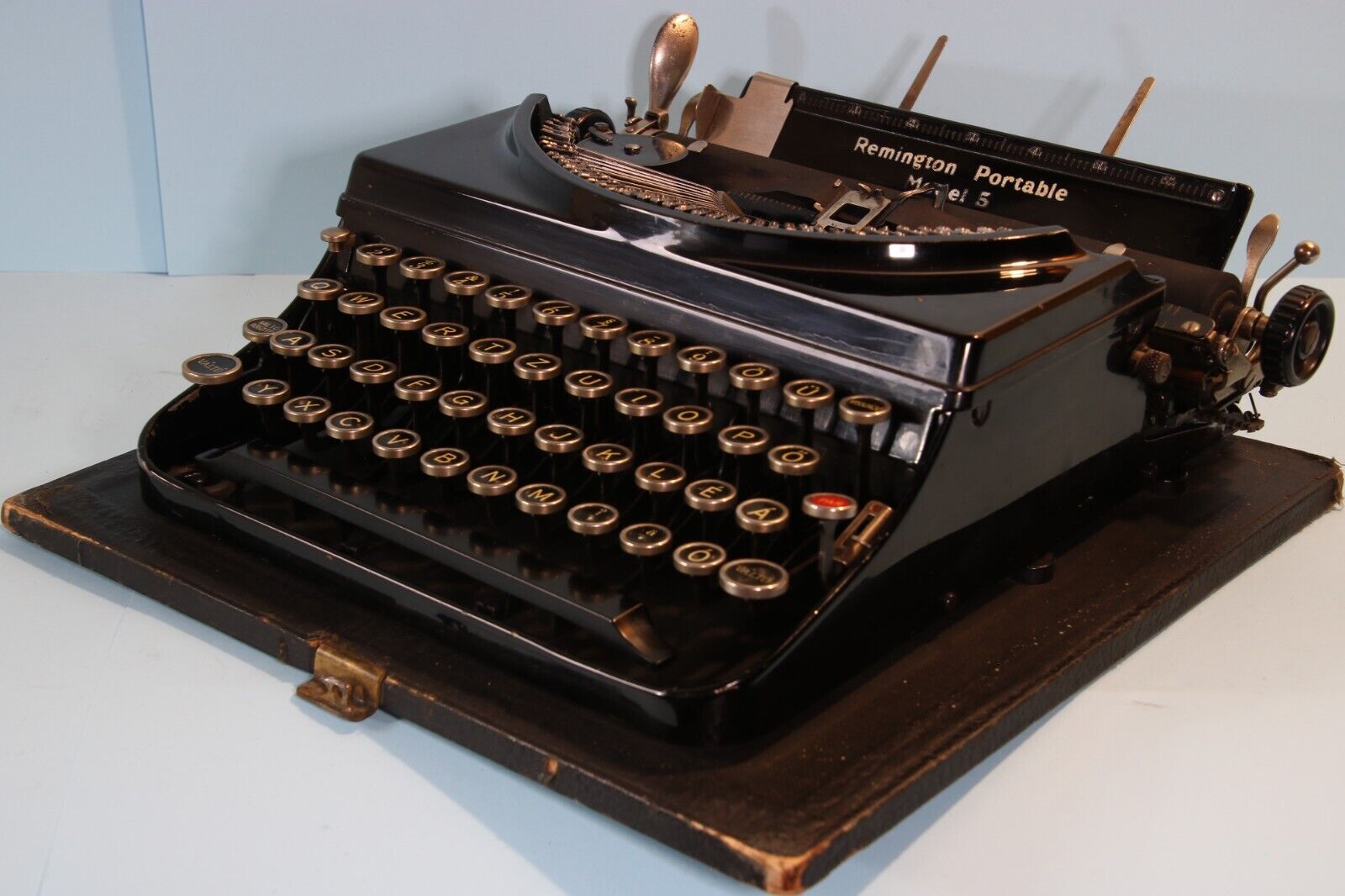 Vintage  Remington Portable Model 5 Typewriter w/ Case from 1934