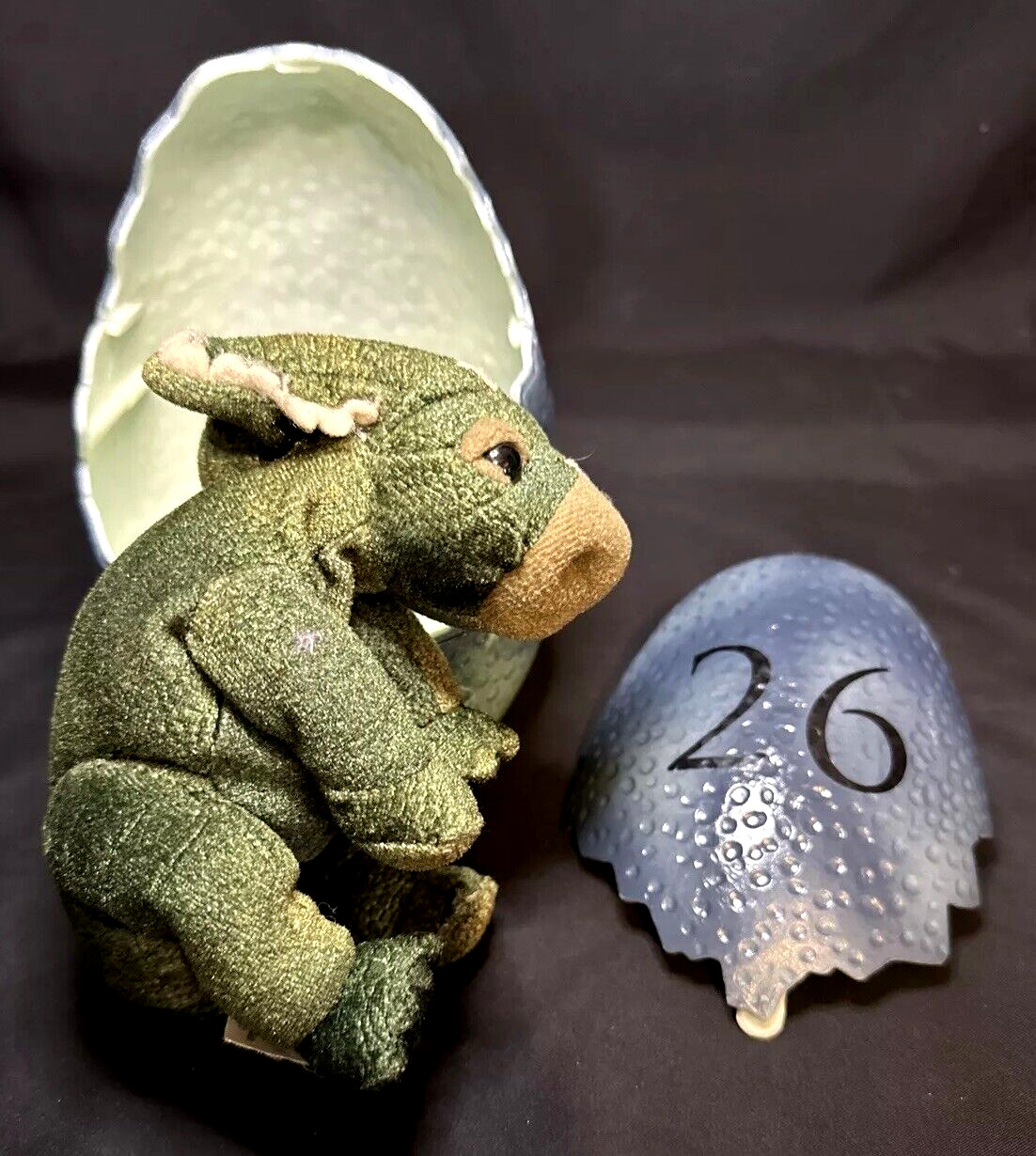 #26 Hallmark Dinotopia 26 Alpha Series 2002 Plush Dinosaur and Egg Blue MAT 2238