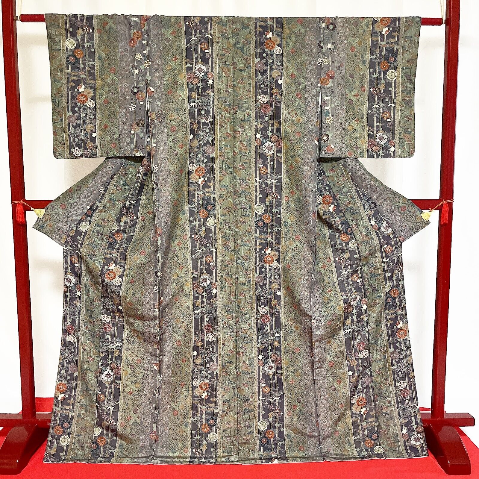 Japanese Kimono \'KOMON\' Polyester/Traditional/Washable kimono/Length:162cm N364