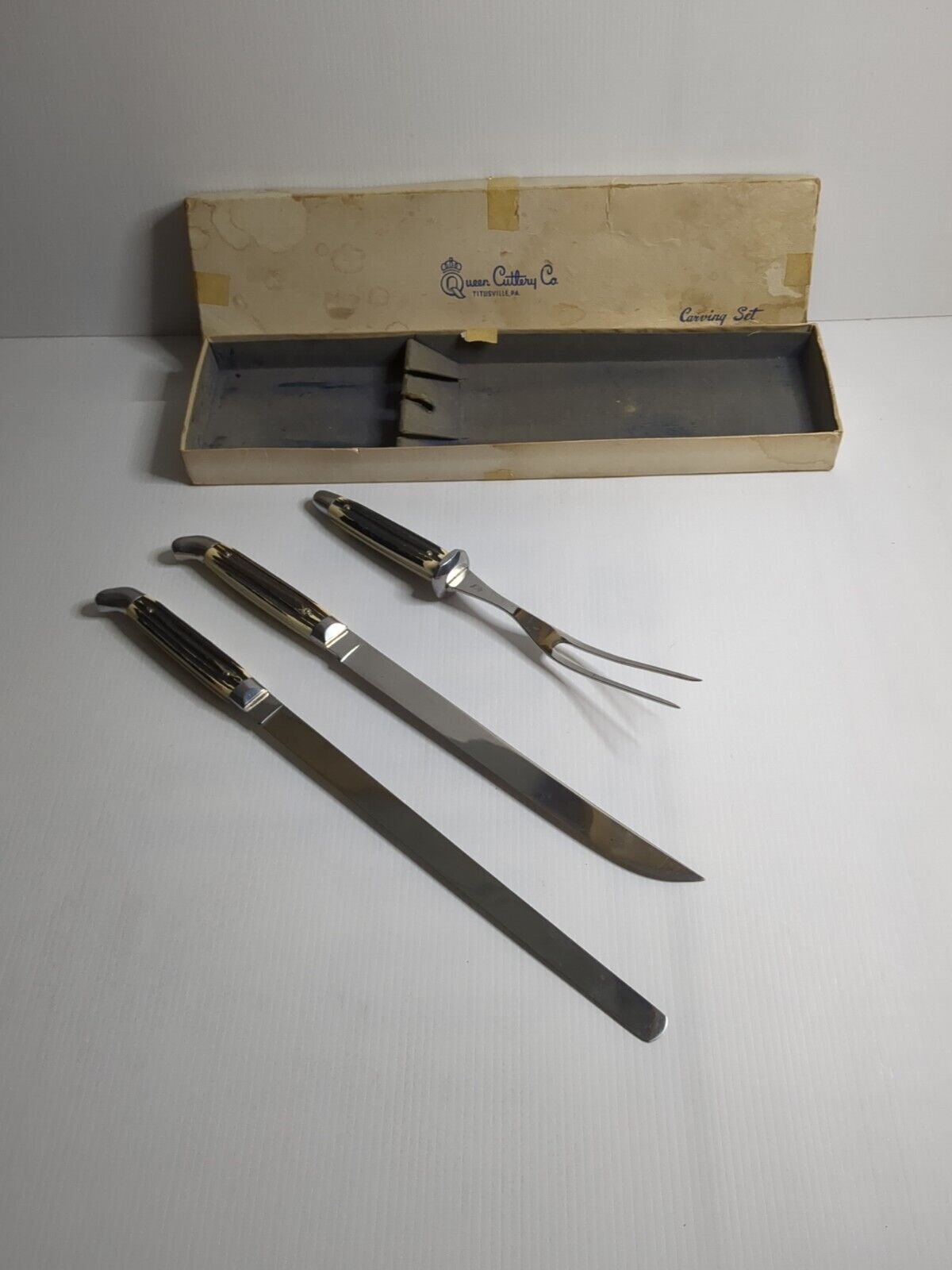 Vintage Queen Cutlery Company Carving Set