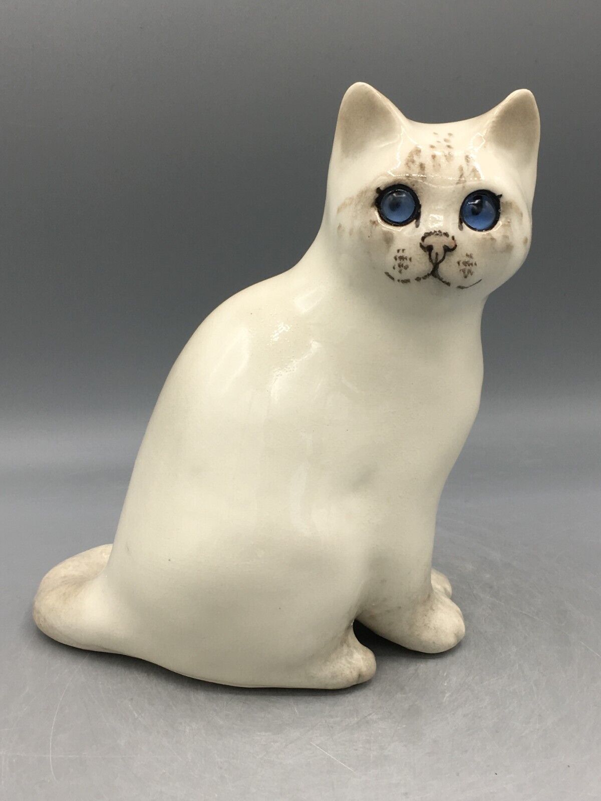 . New Winstanley Cat Size 2 Glass Blue Eyes Signed