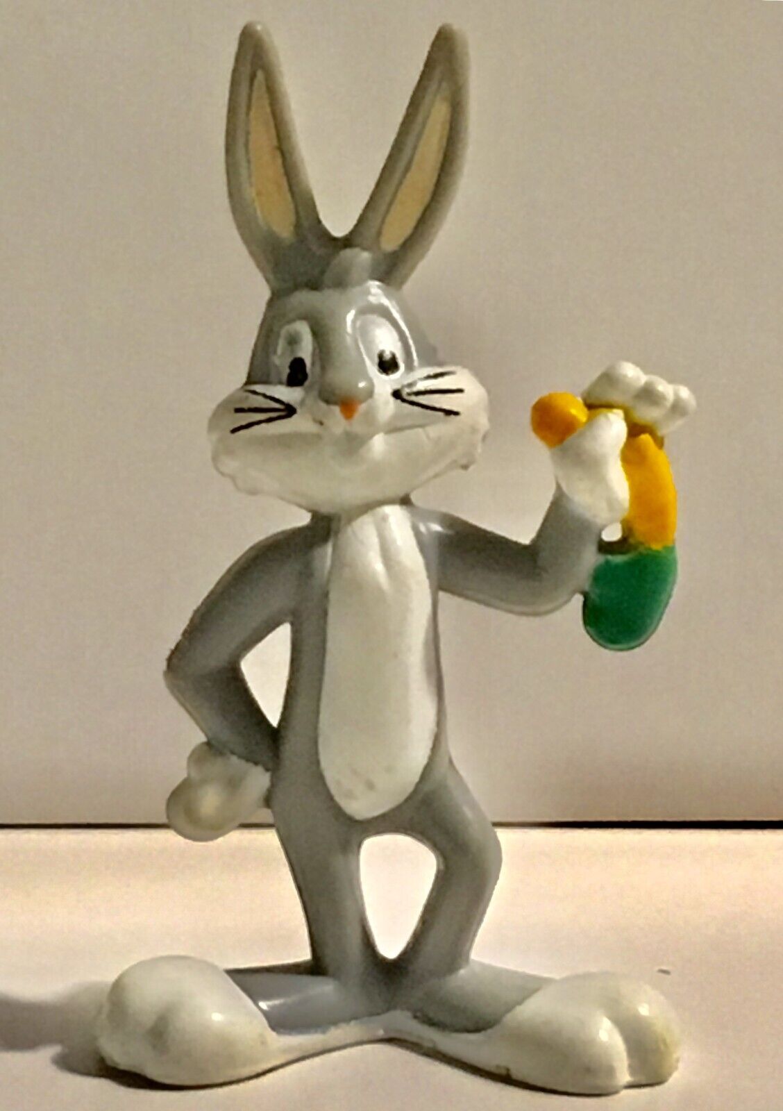 Vintage 1998 Warner Bros Bugs Bunny 2 1/2\
