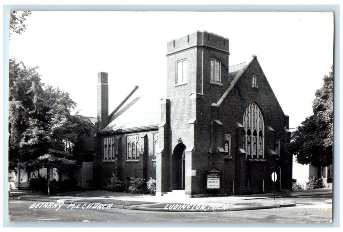 c1940\'s Bethany Methodist Church View Ludington MI RPPC Photo Unposted Postcard