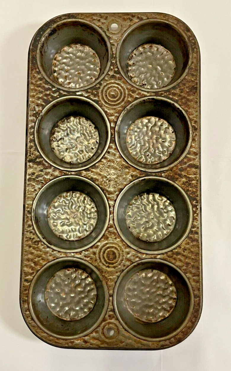 Bake King Vintage 8 Muffin Cupcake Hammered Tin Textured Great Condition