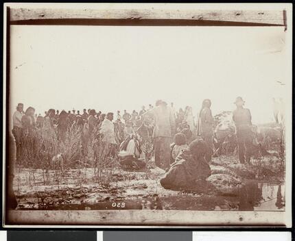 Mojave Indians Surrounding What Appears To Be A Funeral Pyre Cali - Old Photo