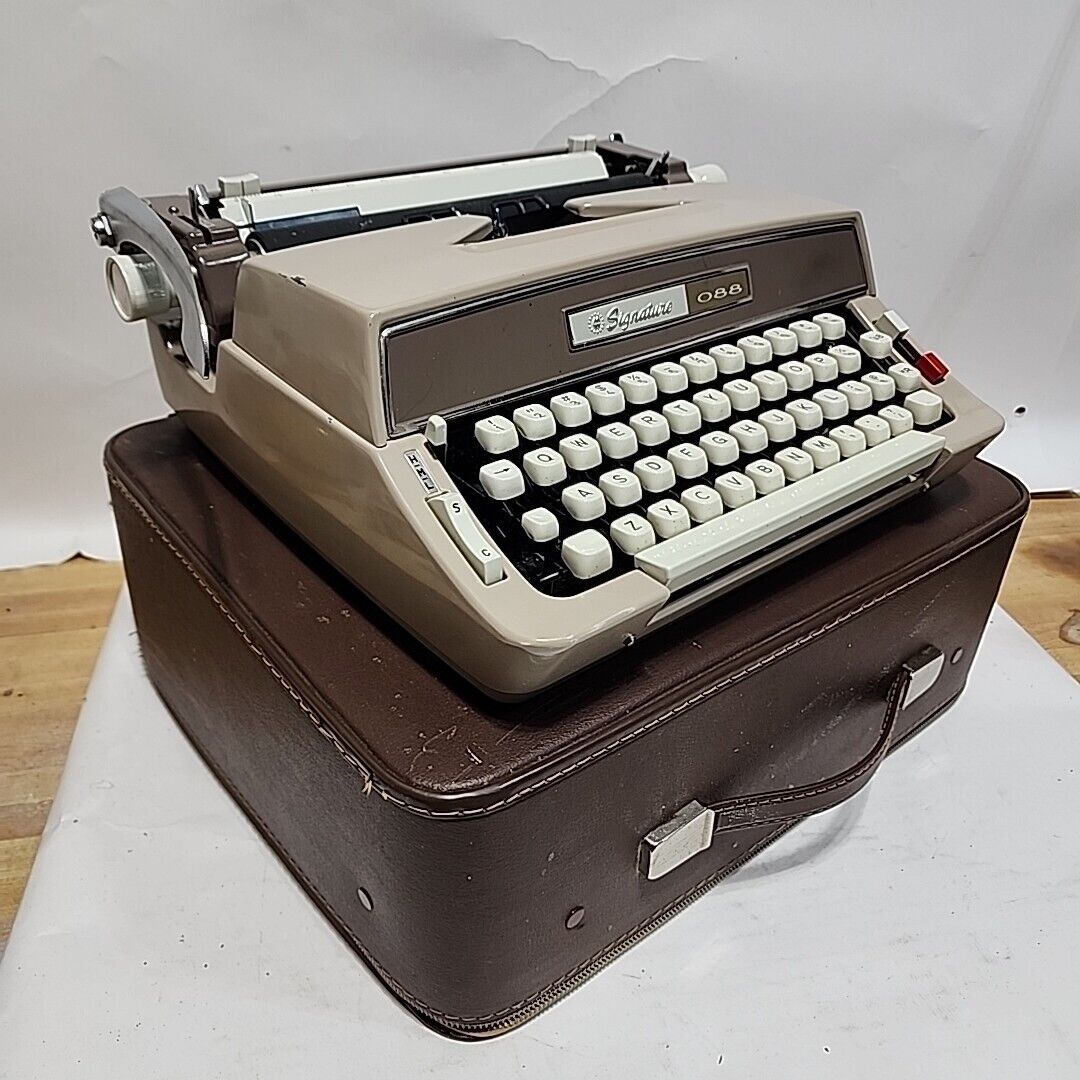 1960s Montgomery Ward Signature 088 Vintage Typewriter Manual Carry Case Works 