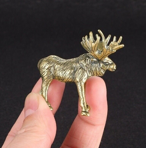 Handmade retro bronze reindeer statues with a brand new ancient style