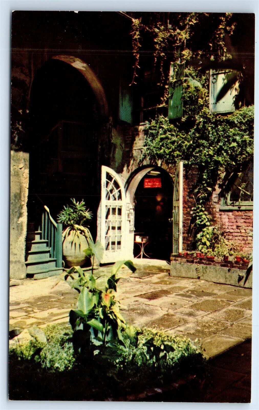 Postcard Courtyard, New Orleans LA J175