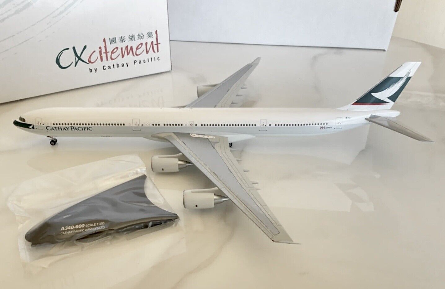 HERPA/ CXcitement 1:200 CATHAY PACIFIC Airbus A340-600, Reg. B-HQC (Plastic)
