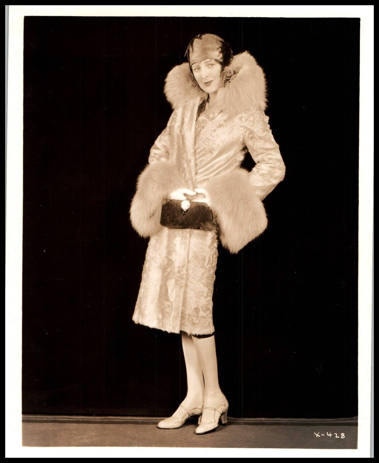 Hollywood Beauty BILLIE DOVE STUNNING PORTRAIT STYLISH POSE 1920s Photo 664