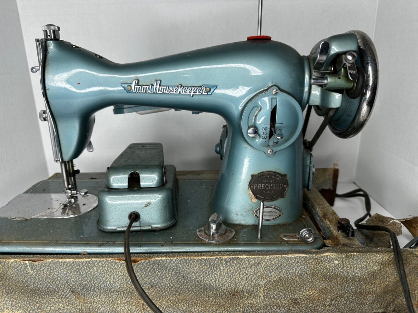 Good Housekeepers Singer Sewing Machine 1940's WORKS