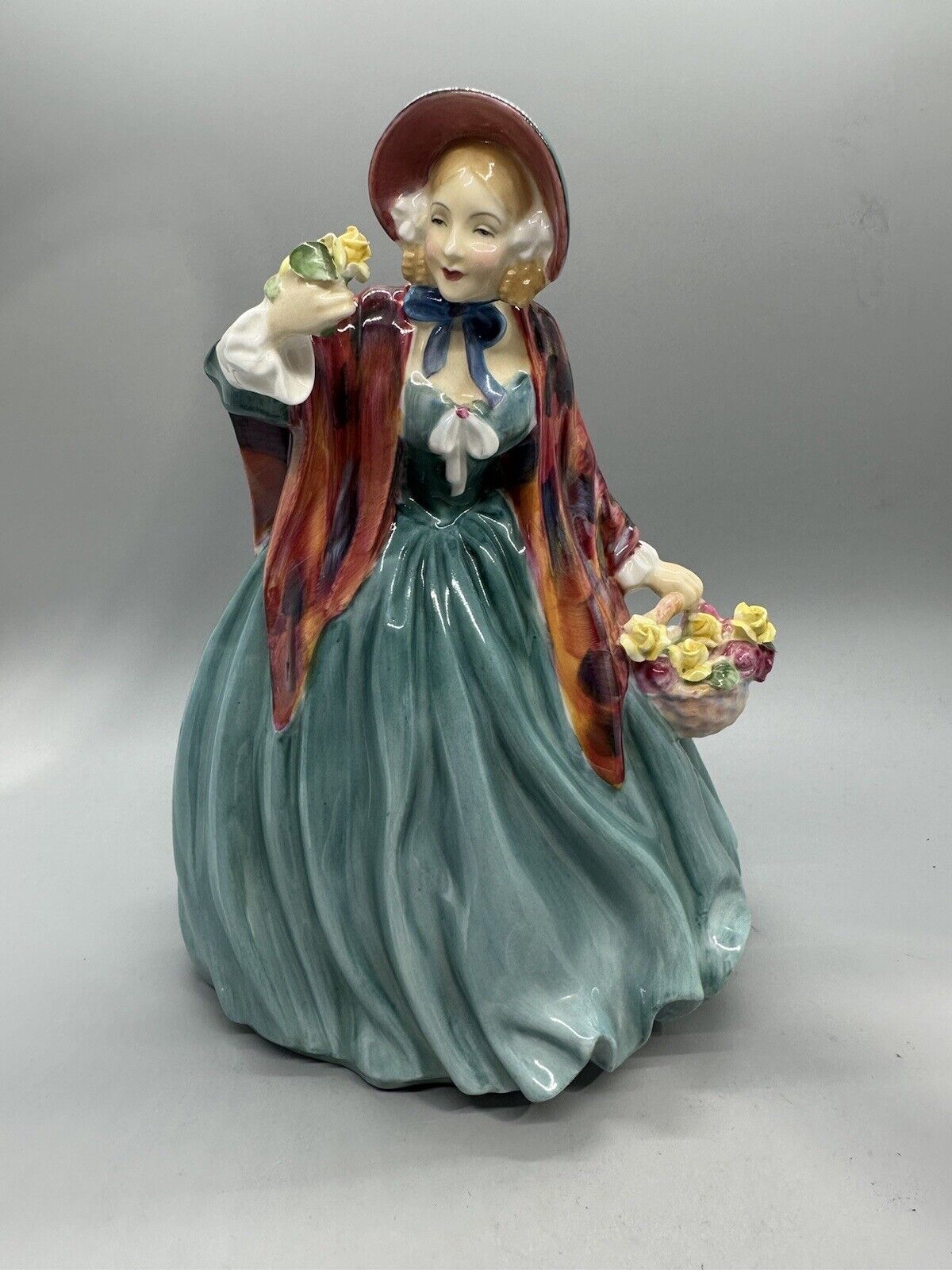 ROYAL DOULTAN Lady Charmian HN 1948 Bone China Porcelain Figurine 8\