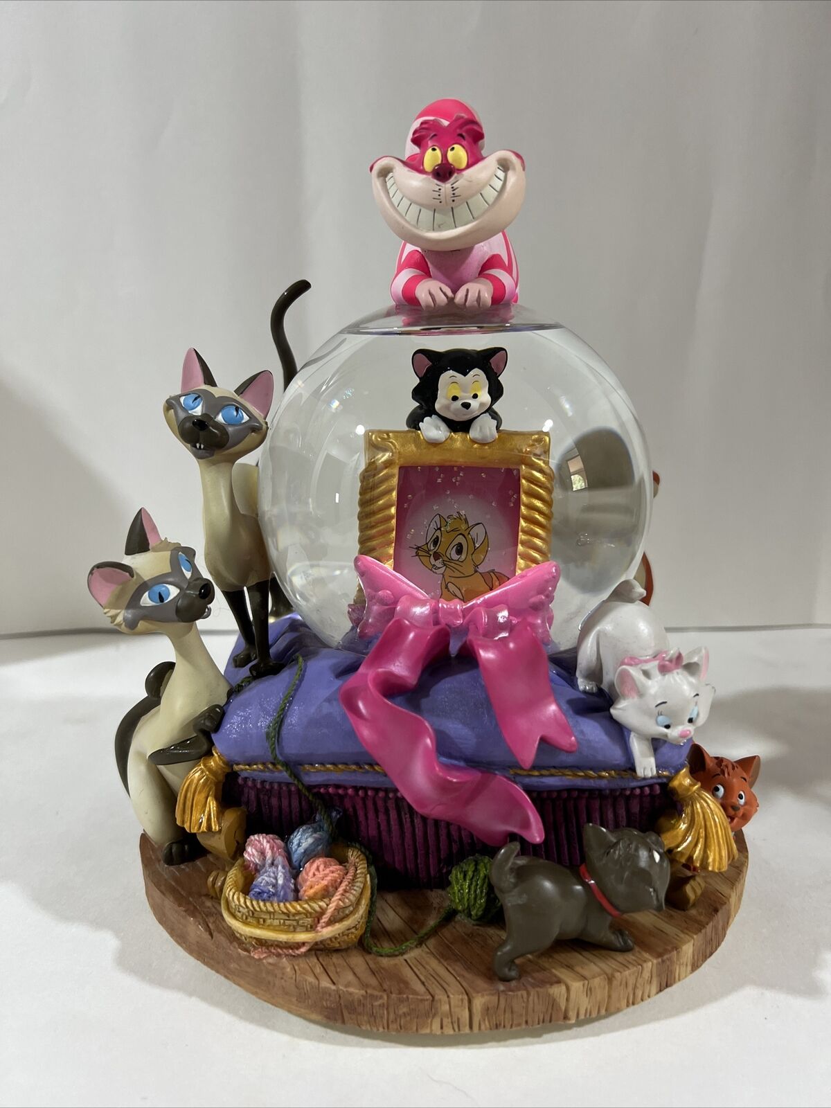 Collectible Disney Fashionable Cat Snow Globe Cheshire Figaro Aristocats