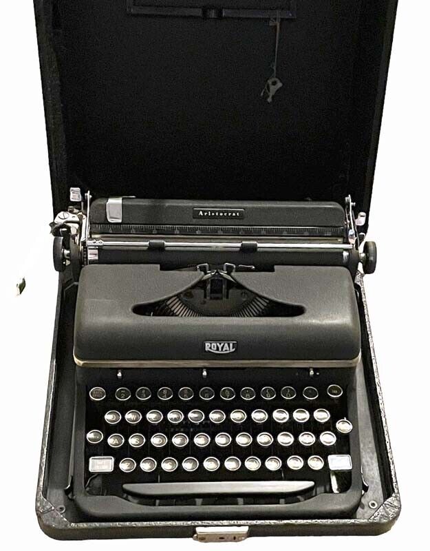 1941 Royal Aristocrat Vintage Portable Typewriter