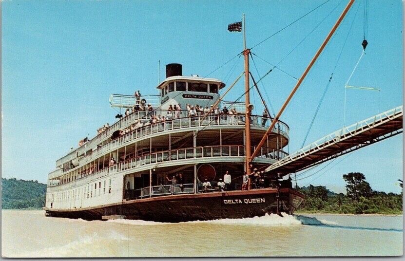 c1950s Cincinnati, Ohio Postcard S.S. DELTA QUEEN Paddlewheel River Boat
