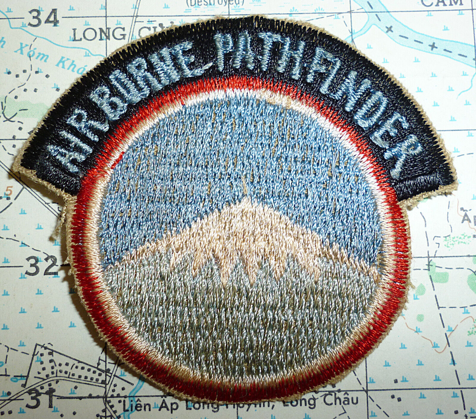 AIRBORNE PATHFINDER - Patch - US ARMY - Far East Command - Vietnam War - W.859