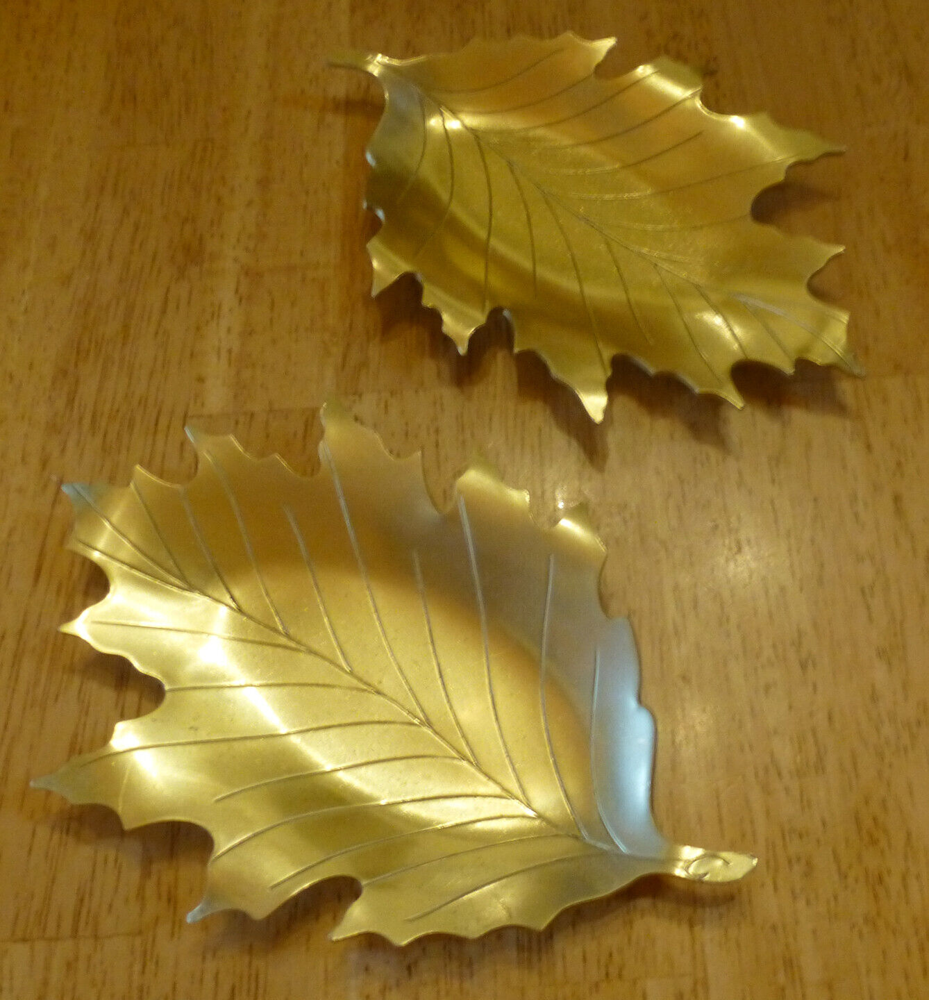 Vintage Neocraft by Everlast Set of 2 Maple Leaf Design Candy Dishes/Trays