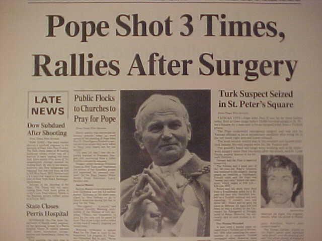 VINTAGE NEWSPAPER HEADLINE ~POPE JOHN PAUL II  GUN SHOT ASSASSIN ARRESTED 1981
