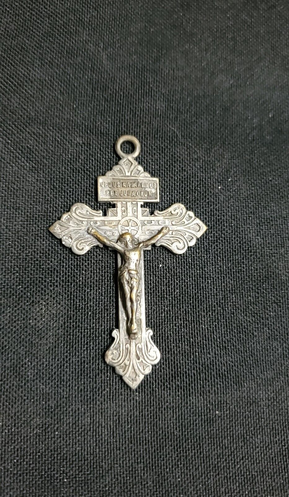 Jesus Nazarenus Crucifix Vintage Behold this Heart Loved Men Medal 