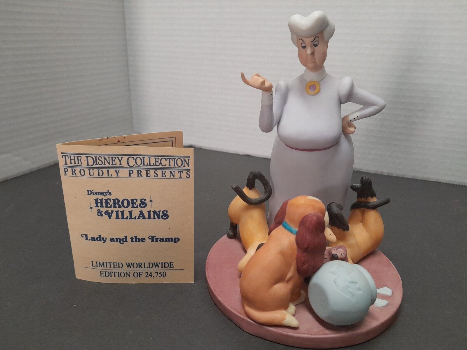 The Disney Collection Heroes And Villians Limited Edition The Lady and Tramp